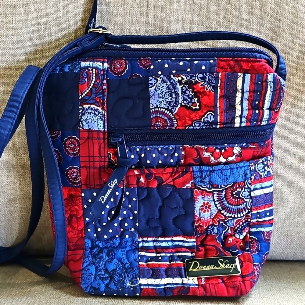 Donna Sharp Quilted Cross body bag